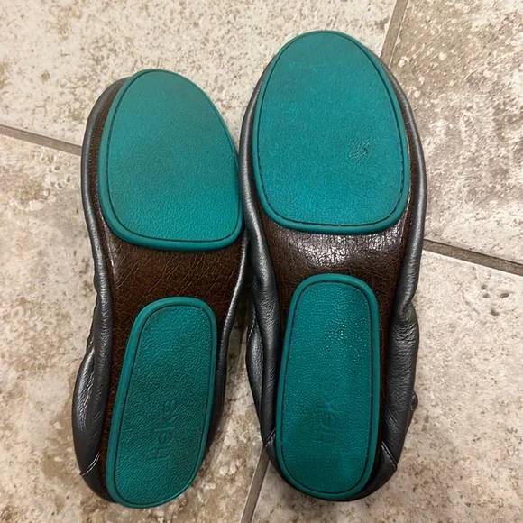 Tieks Silver Pewter Ballet Flats US 8 Shoes Metallic Gray Grey Leather - Picture 3 of 3